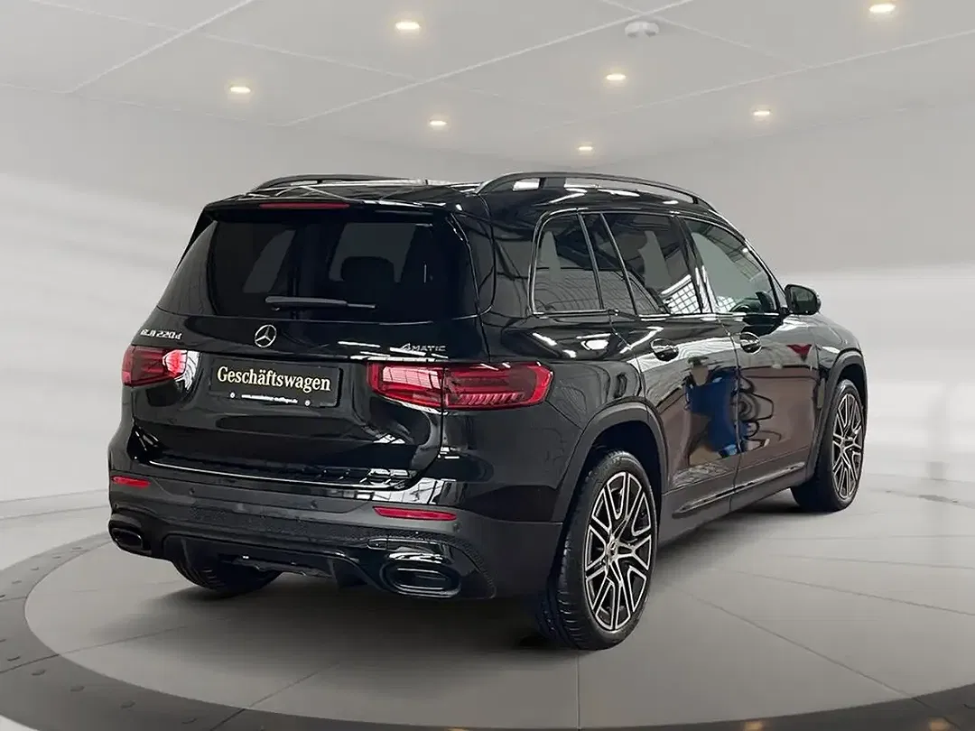 Mercedes-Benz GLB 220 4MATIC AMG MBUX Night - foto 2
