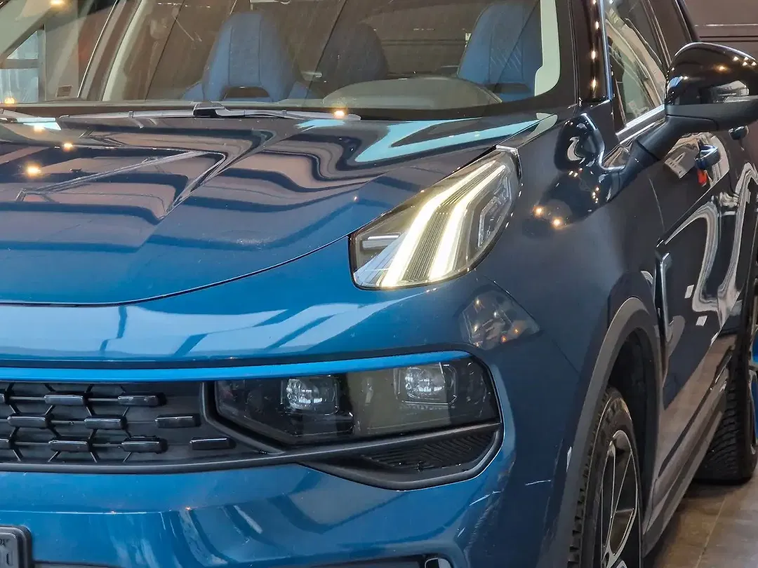 Lynk & Co 01 - Thumbnail 4