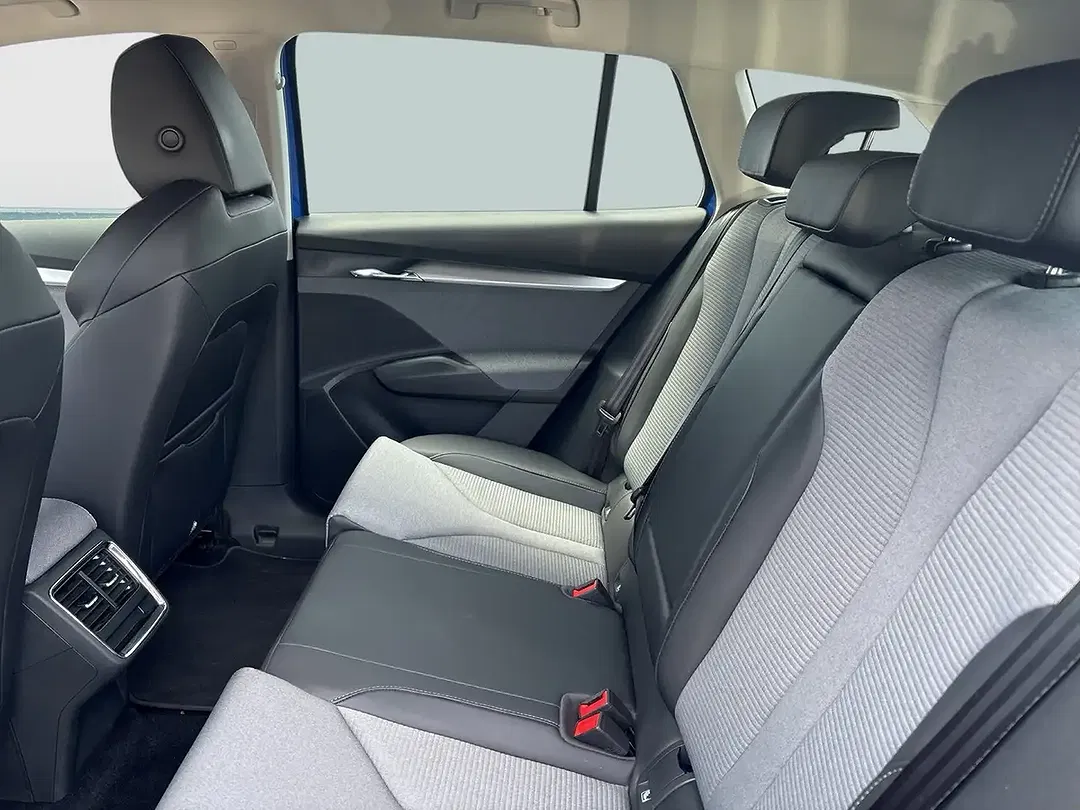 Skoda Enyaq 50 Loft - Thumbnail 9