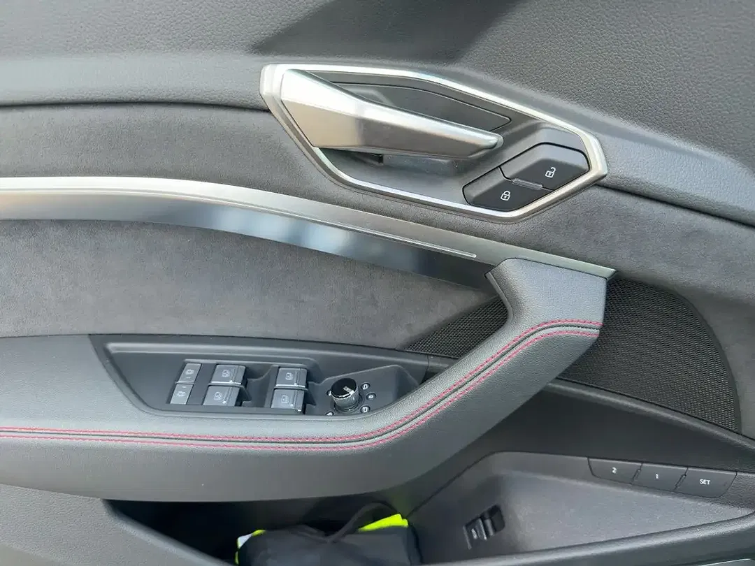 Audi Q8 e-tron 55 quattro Matrix LED S line - Thumbnail 15