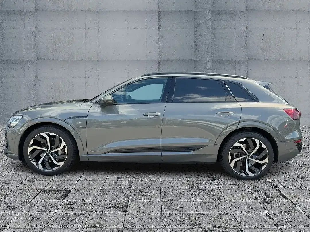 Audi Q8 e-tron 55 quattro Matrix LED S line - Thumbnail 3