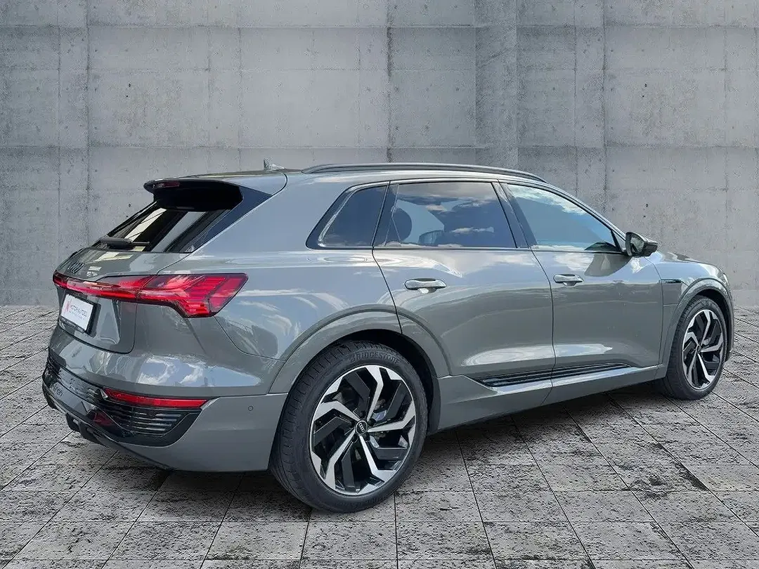 Audi Q8 e-tron 55 quattro Matrix LED S line - Thumbnail 5