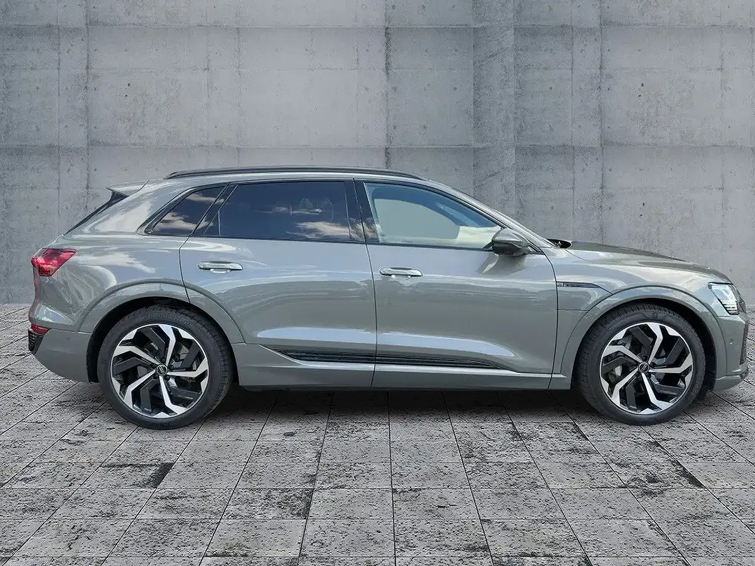 Audi Q8 e-tron 55 quattro Matrix LED S line - Thumbnail 6