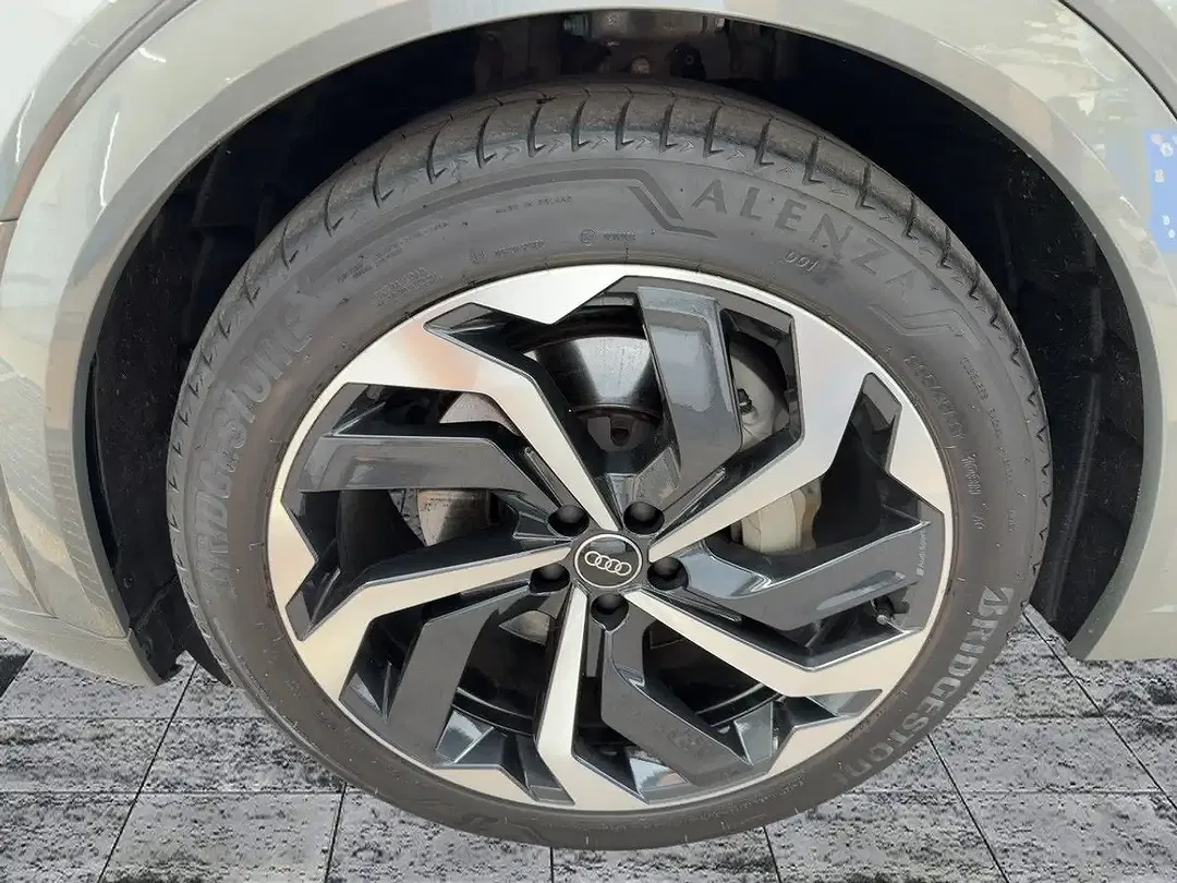 Audi Q8 e-tron 55 quattro Matrix LED S line - Thumbnail 7
