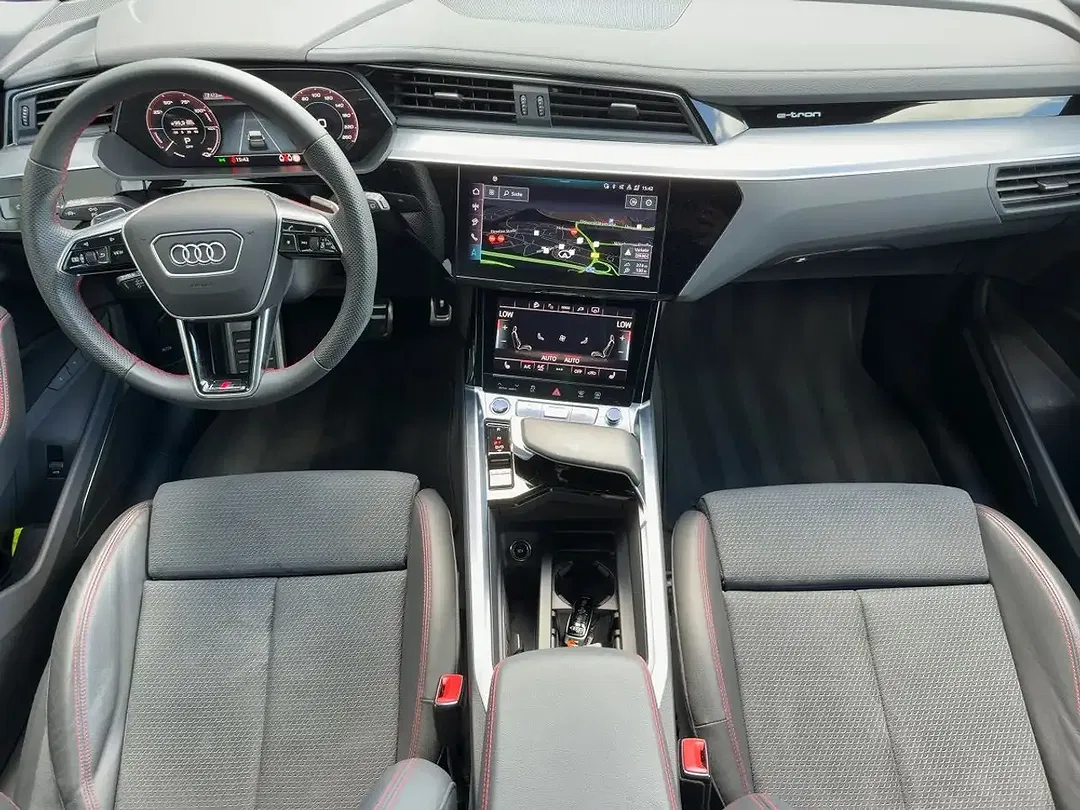 Audi Q8 e-tron 55 quattro Matrix LED S line - Thumbnail 8