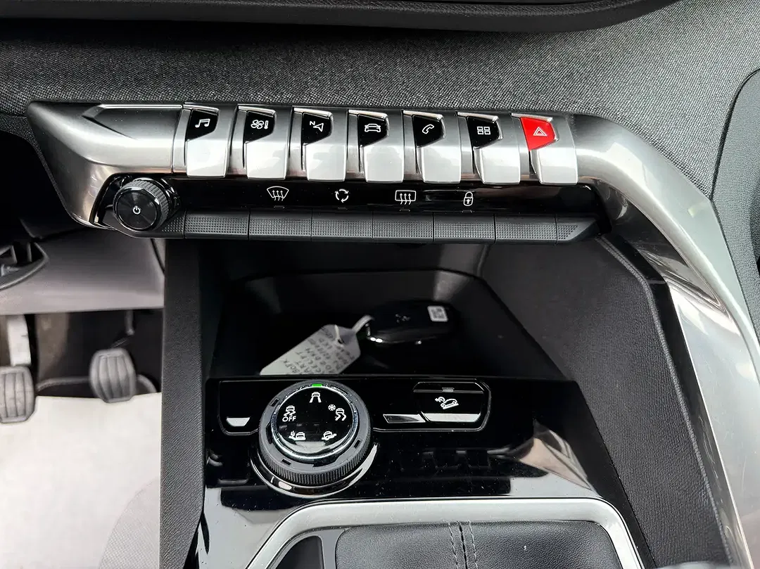 Peugeot 3008 - Thumbnail 21