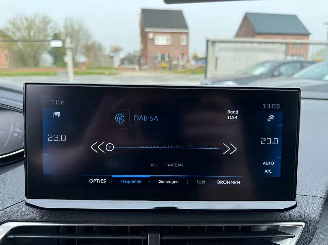 Peugeot 3008 - Thumbnail 24