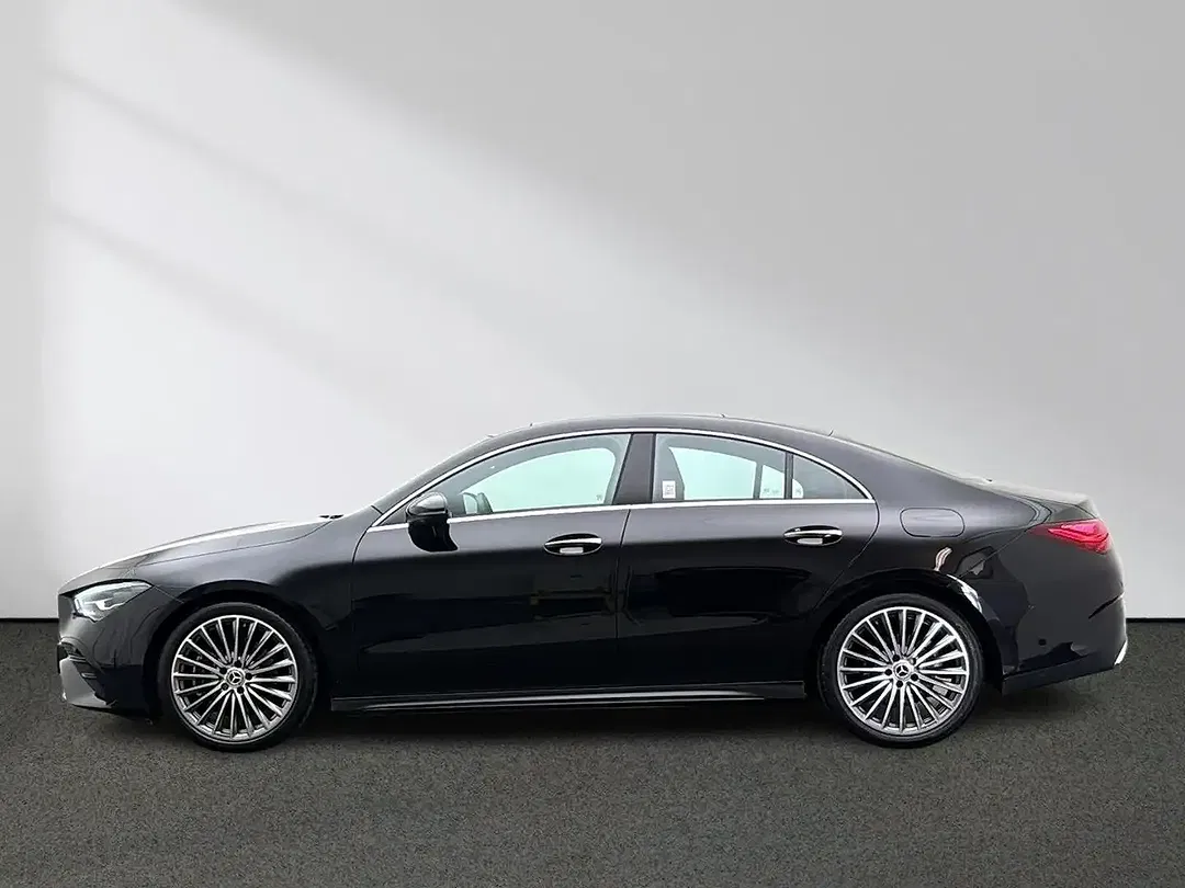 Mercedes-Benz CLA 200 AMG - Thumbnail 2