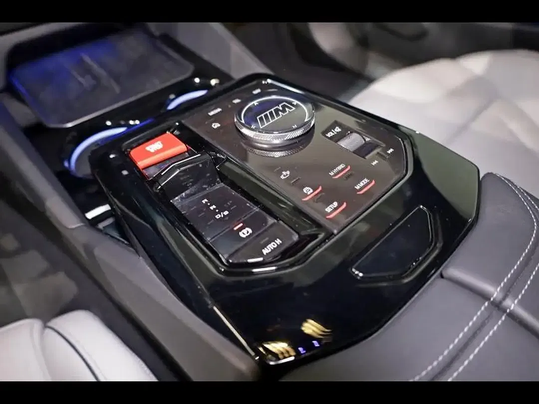 BMW M5 Touring - Thumbnail 13