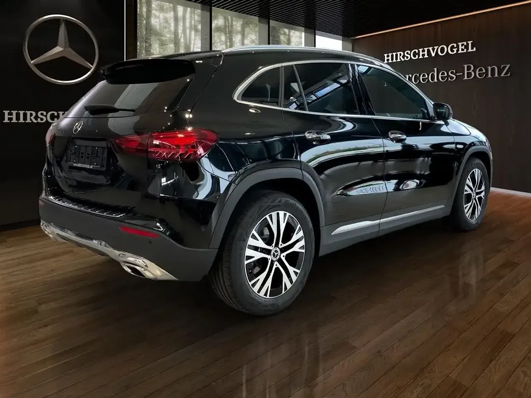 Mercedes-Benz GLA 200 Progressive - Thumbnail 4