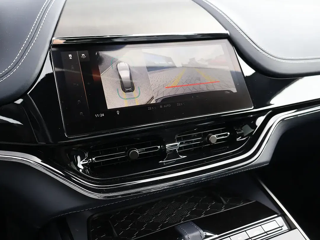 Aston Martin DBX 707 - Thumbnail 16