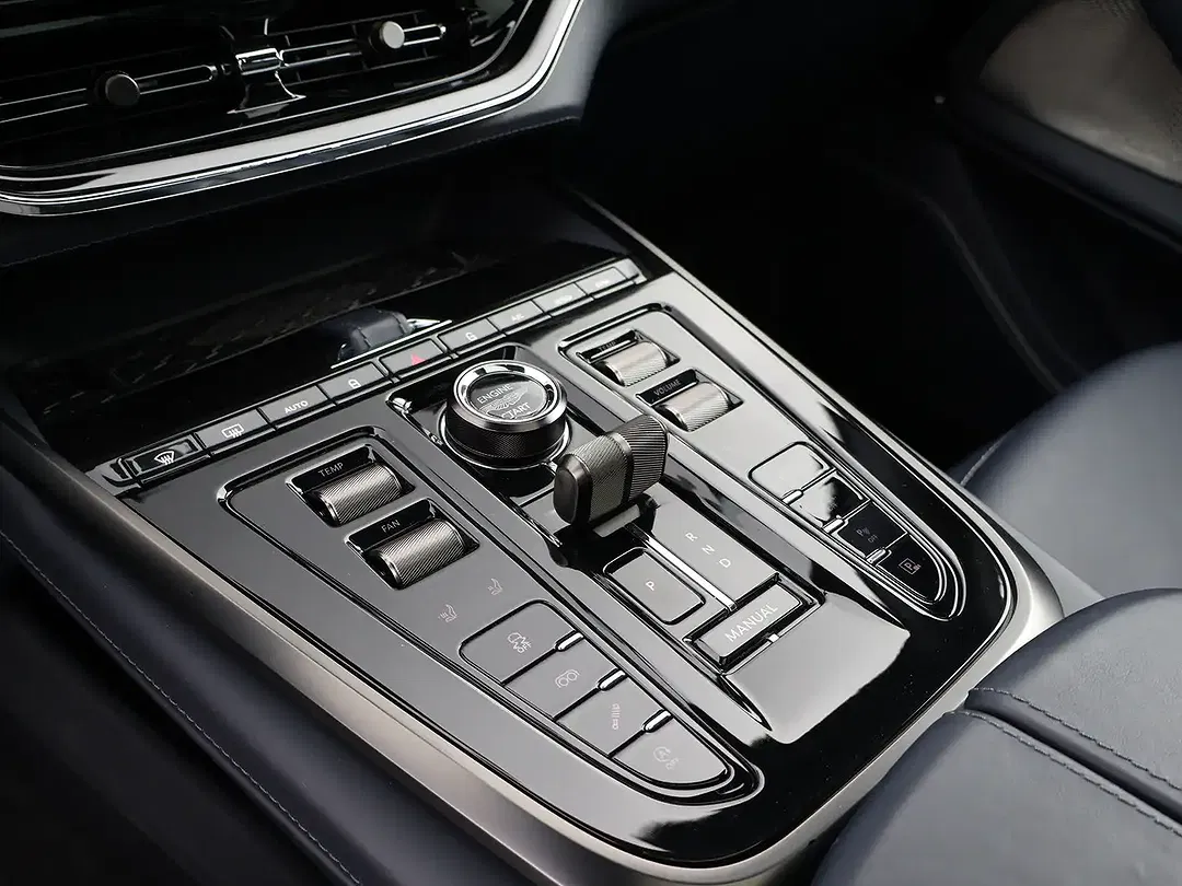 Aston Martin DBX 707 - Thumbnail 17