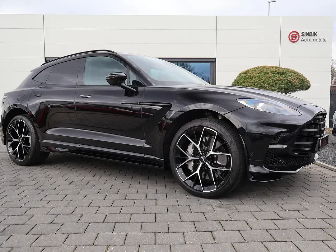 Aston Martin DBX 707 - foto 33