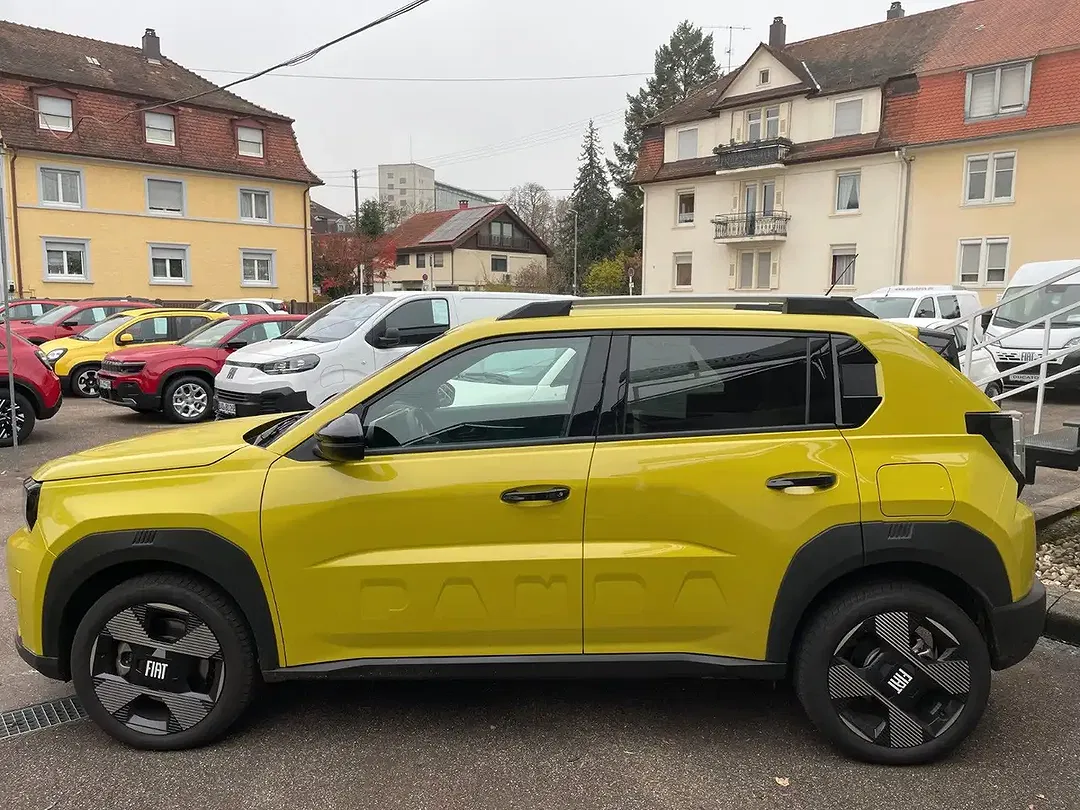 Fiat Grande Panda EV La Prima - Thumbnail 3