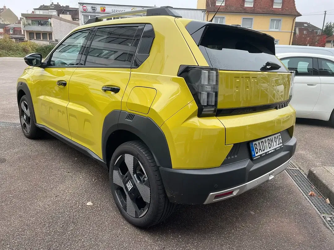 Fiat Grande Panda EV La Prima - Thumbnail 4