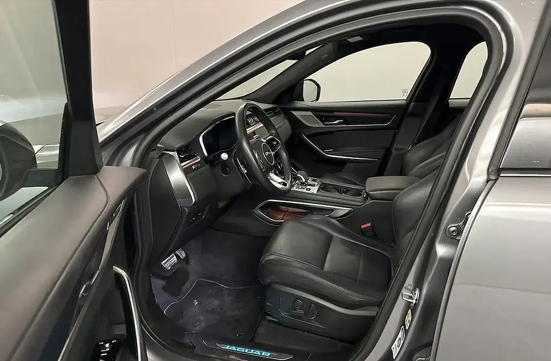 Jaguar F-Pace P400e 4x4 - Thumbnail 9