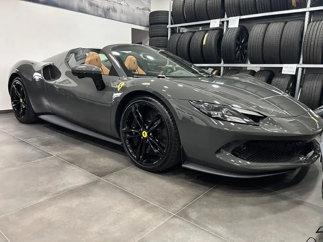 Ferrari 296 GTS - foto 1
