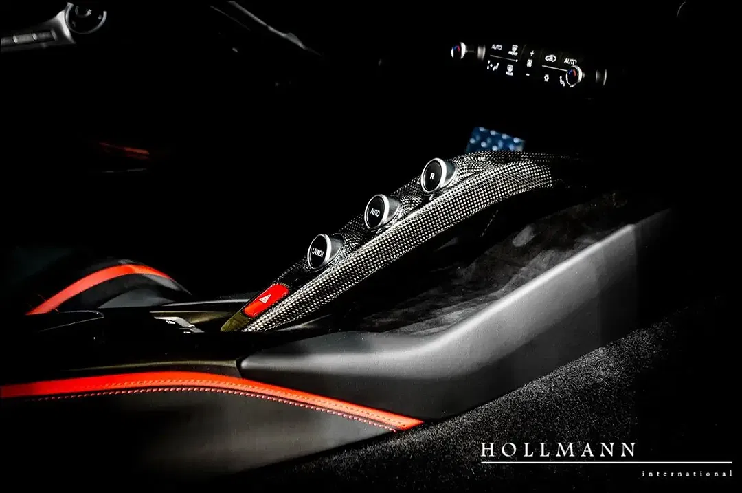 Ferrari 812 Superfast Atelier - Thumbnail 12