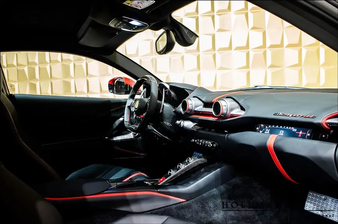 Ferrari 812 Superfast Atelier - Thumbnail 14