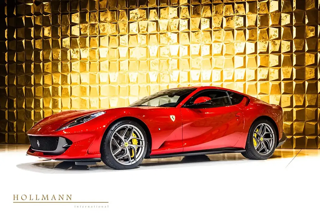 Ferrari 812 Superfast Atelier - Thumbnail 3