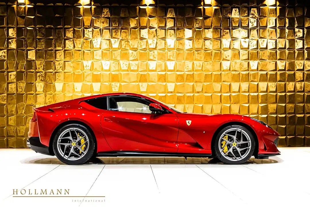 Ferrari 812 Superfast Atelier - Thumbnail 4