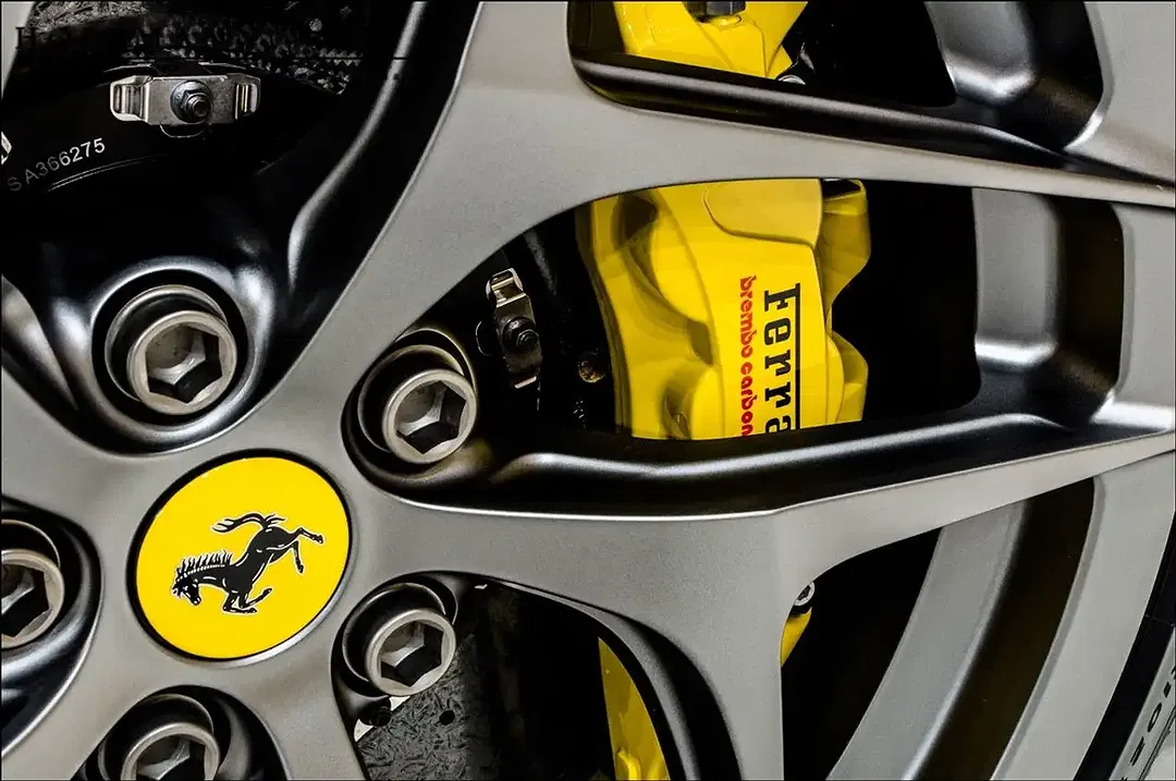 Ferrari 812 Superfast Atelier - Thumbnail 8