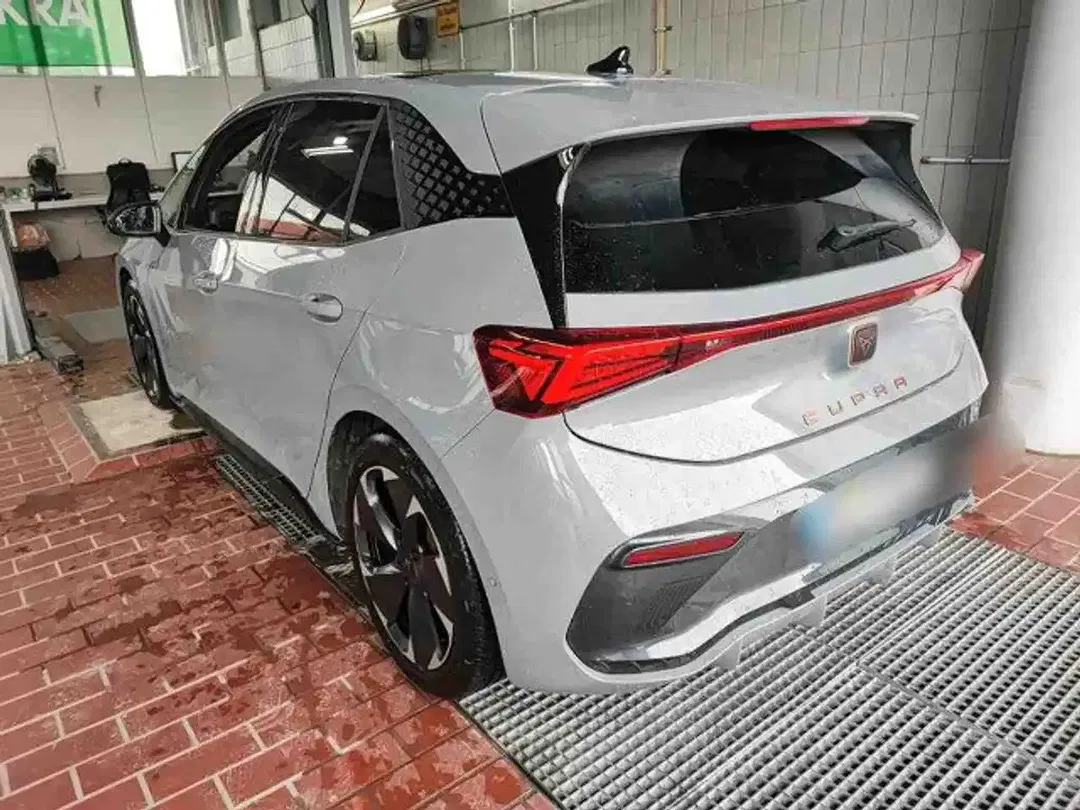 CUPRA Born - Thumbnail 4