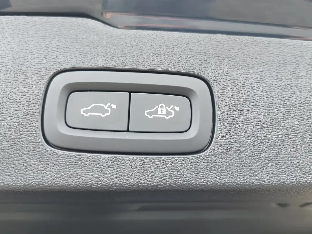 Volvo V60 Cross Country B5 AWD Ultimate - Thumbnail 19