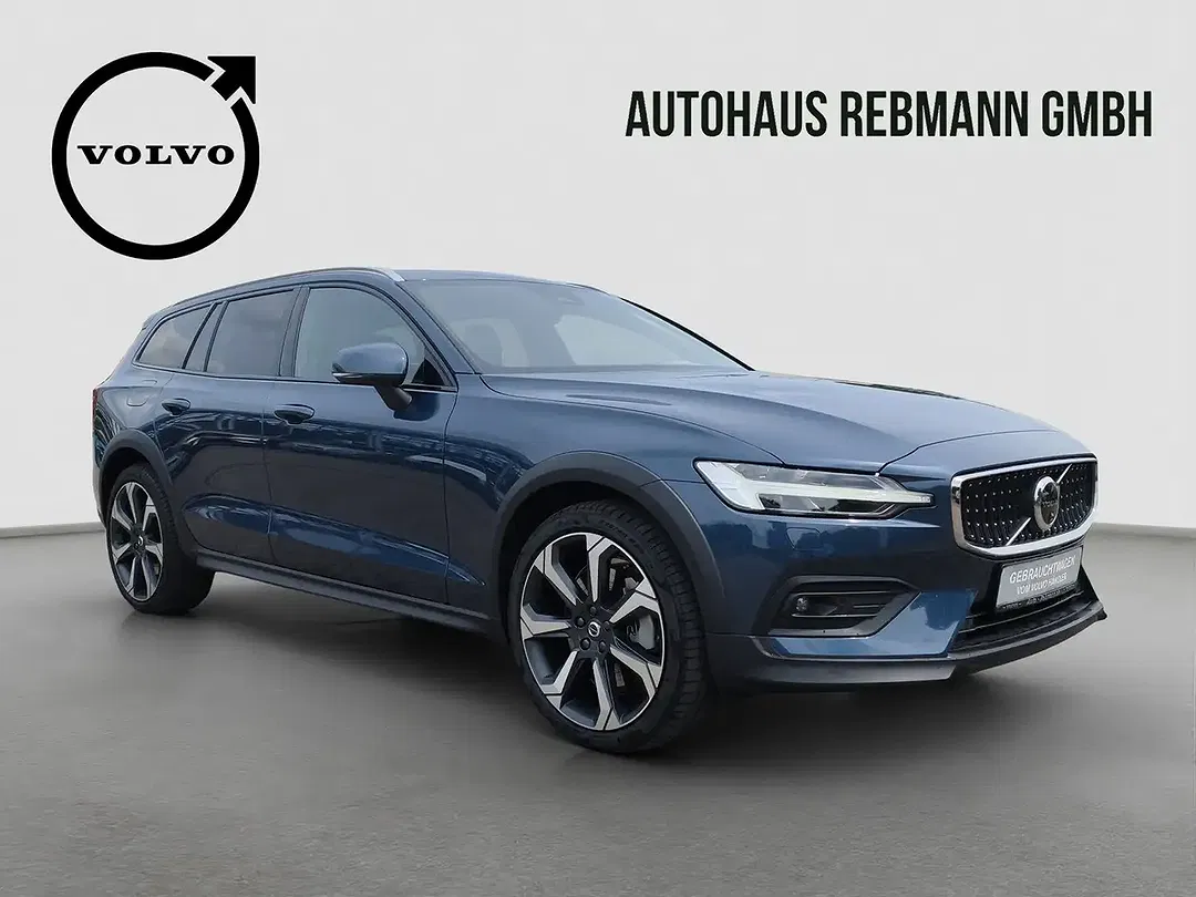 Volvo V60 Cross Country B5 AWD Ultimate - Thumbnail 8