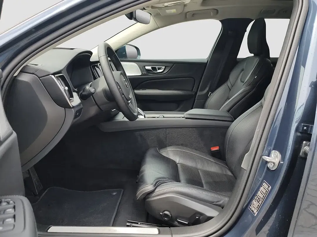 Volvo V60 Cross Country B5 AWD Ultimate - Thumbnail 9