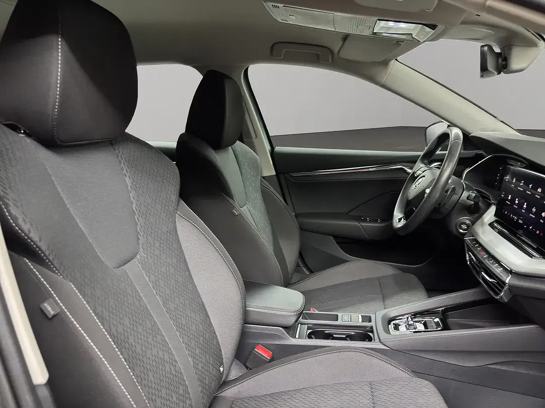 Skoda Octavia 2.0 TDI DSG Combi Style - Thumbnail 8