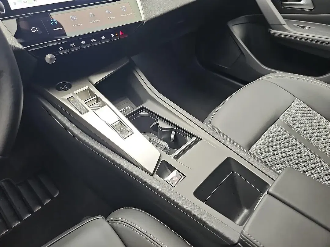 Peugeot 308 Hybrid Style Comfort SW - Thumbnail 12