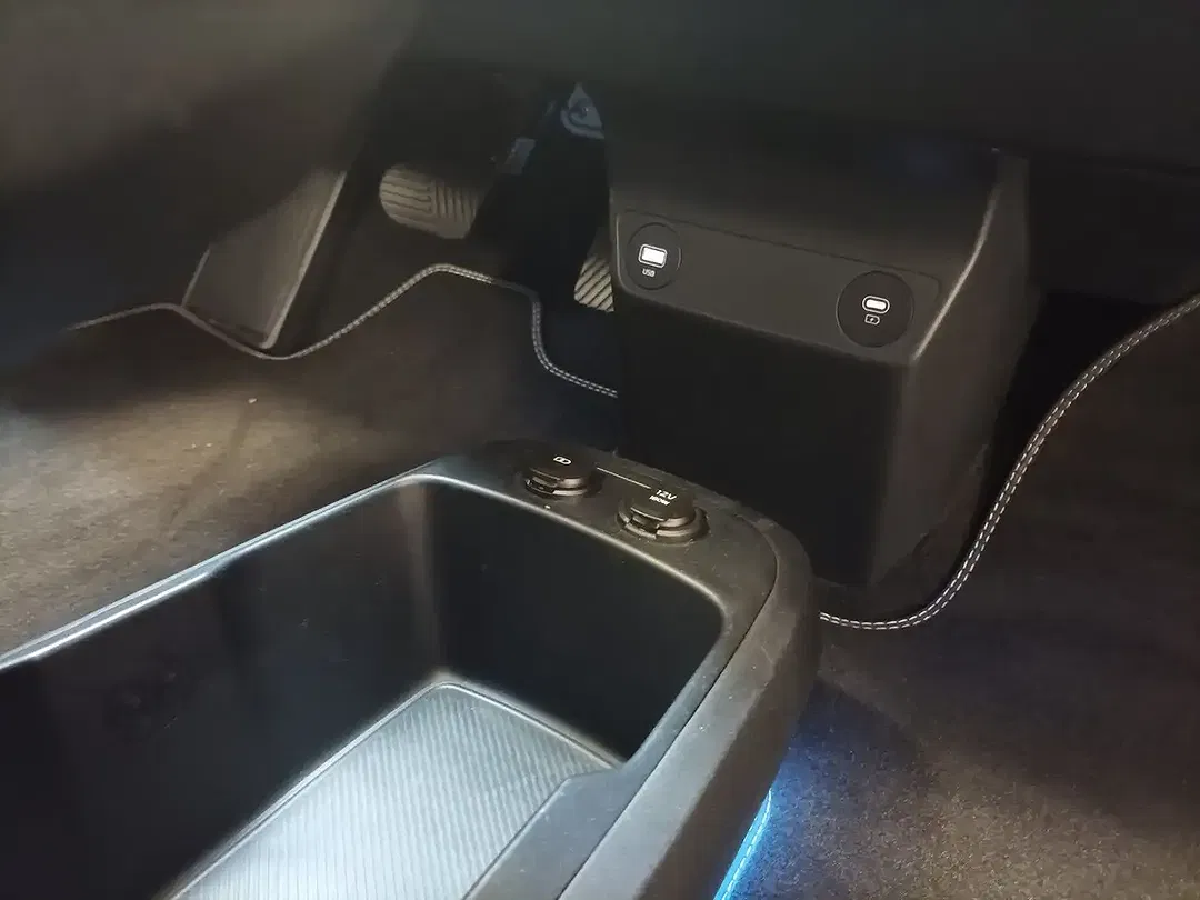 Kia EV6 - Thumbnail 13