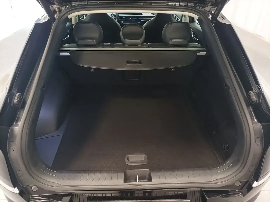 Kia EV6 - Thumbnail 6