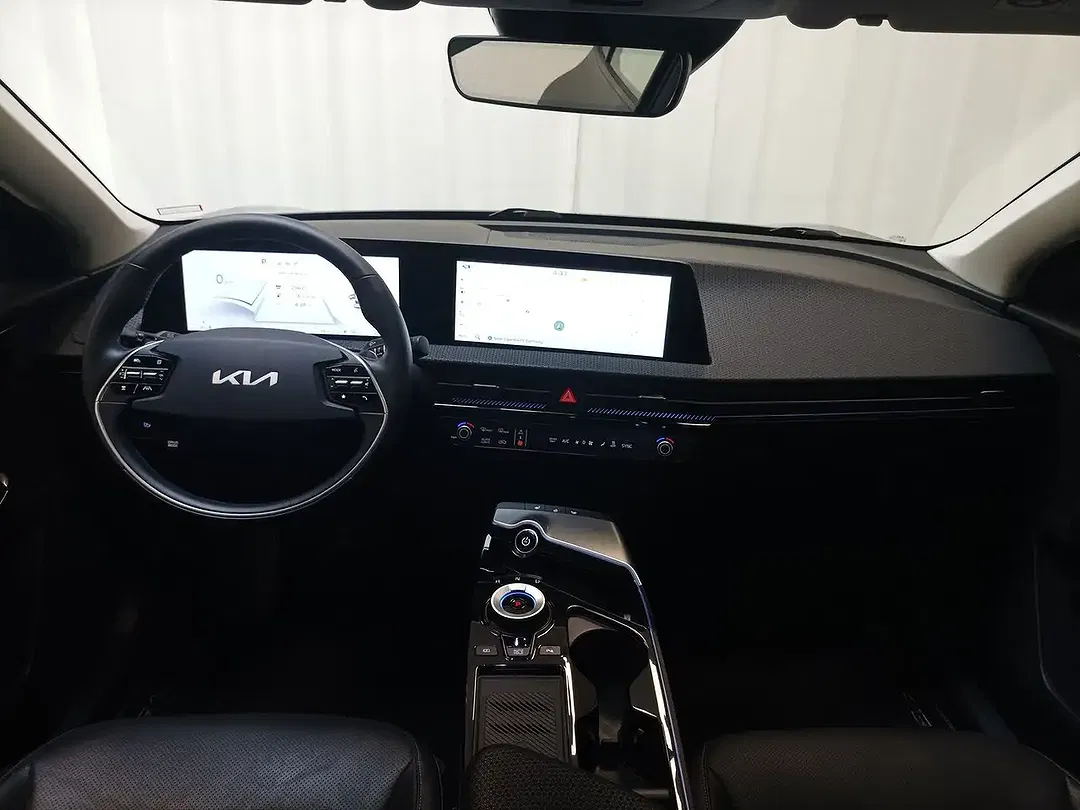 Kia EV6 - Thumbnail 9