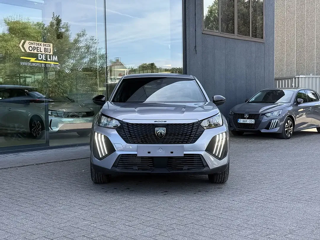 Peugeot 2008 Hybrid Style - Thumbnail 5