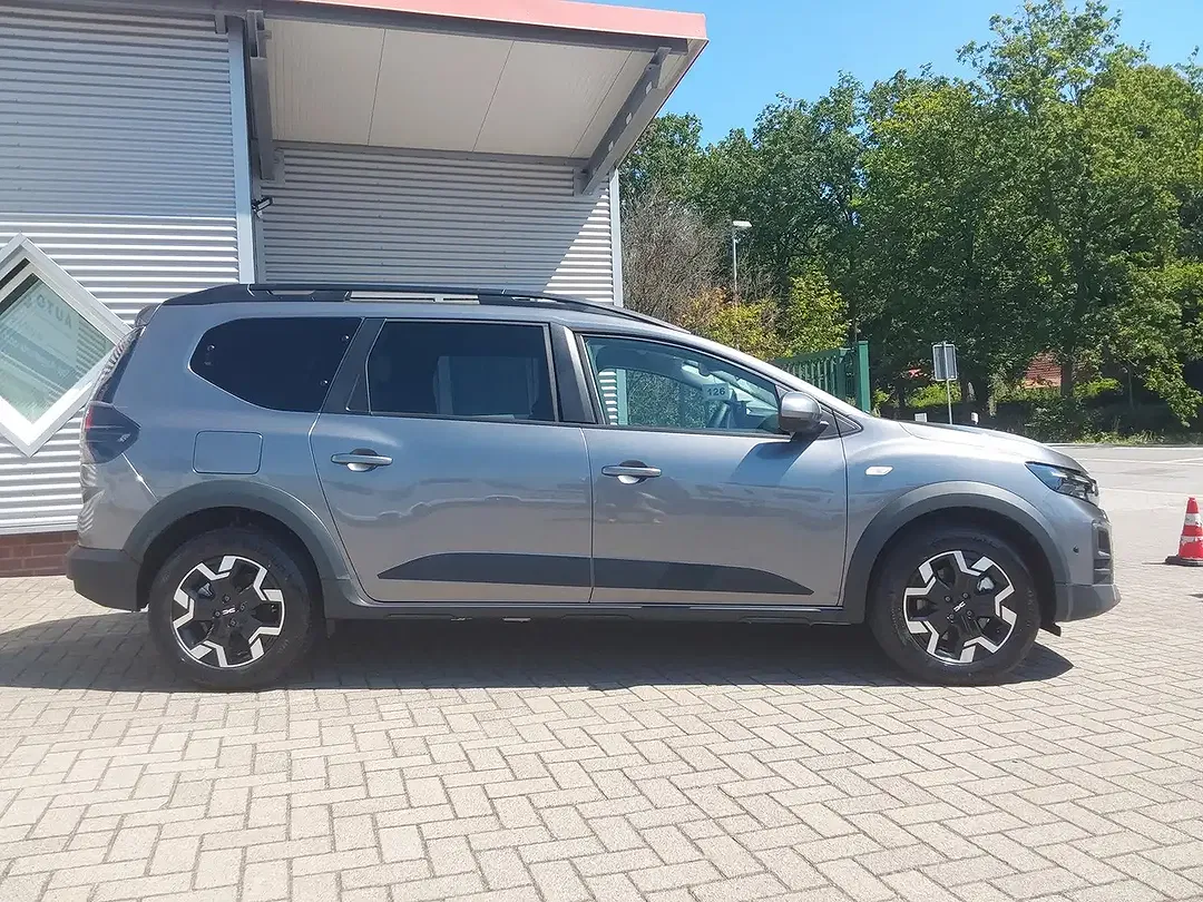Dacia Jogger Hybrid Journey - Thumbnail 3