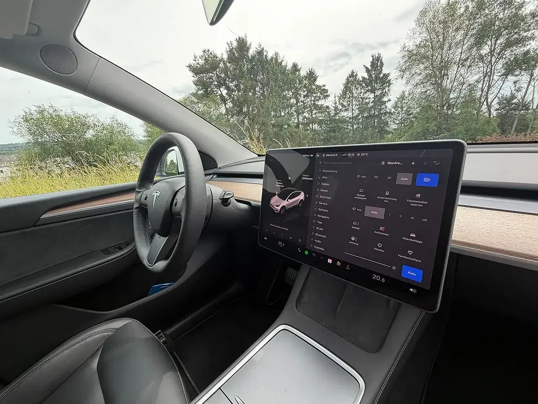 Tesla Model Y AWD Dual Motor Long Range - foto 15