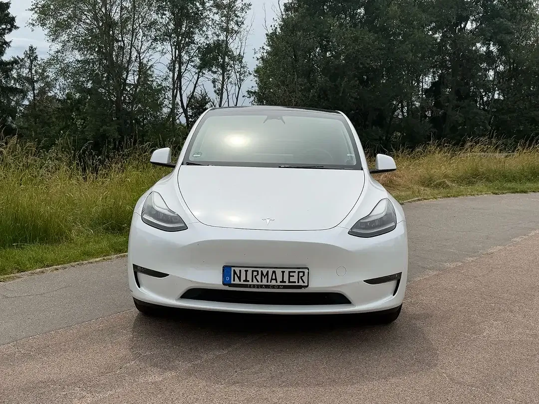 Tesla Model Y AWD Dual Motor Long Range - foto 2