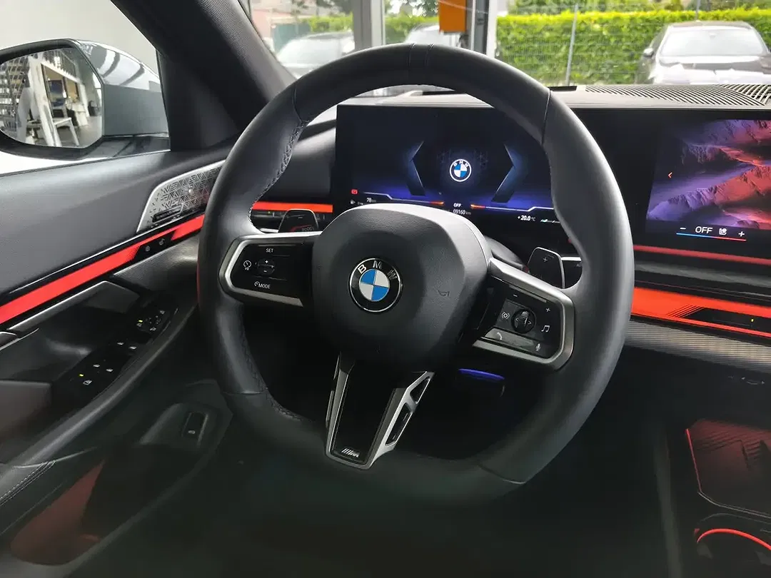 BMW 520 Touring M Sport - Thumbnail 11