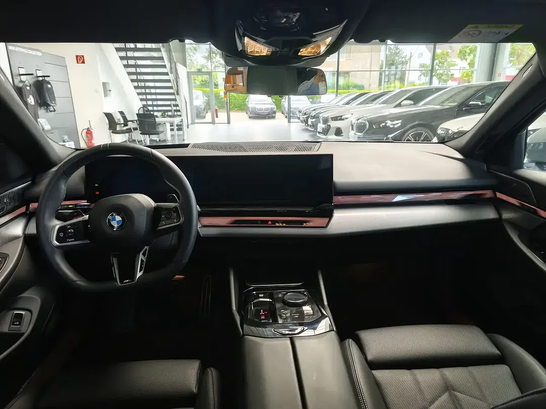 BMW 520 Touring M Sport - Thumbnail 13