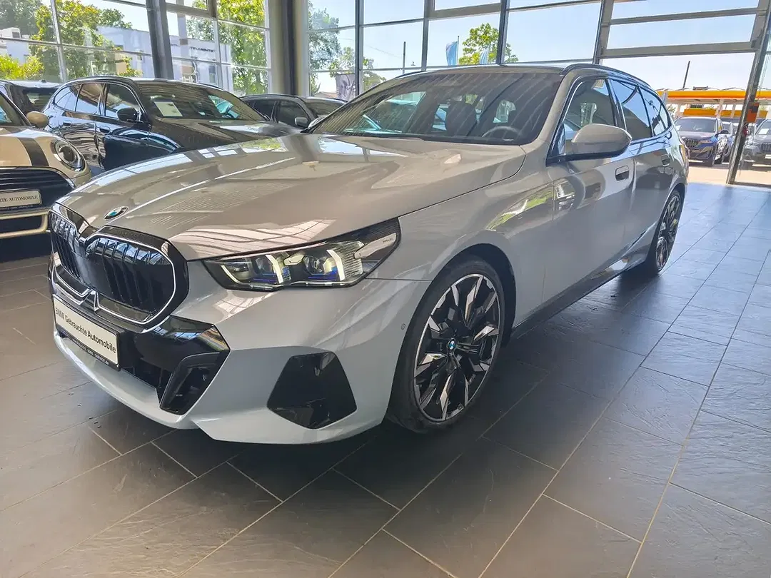 BMW 520 Touring M Sport - Thumbnail 3