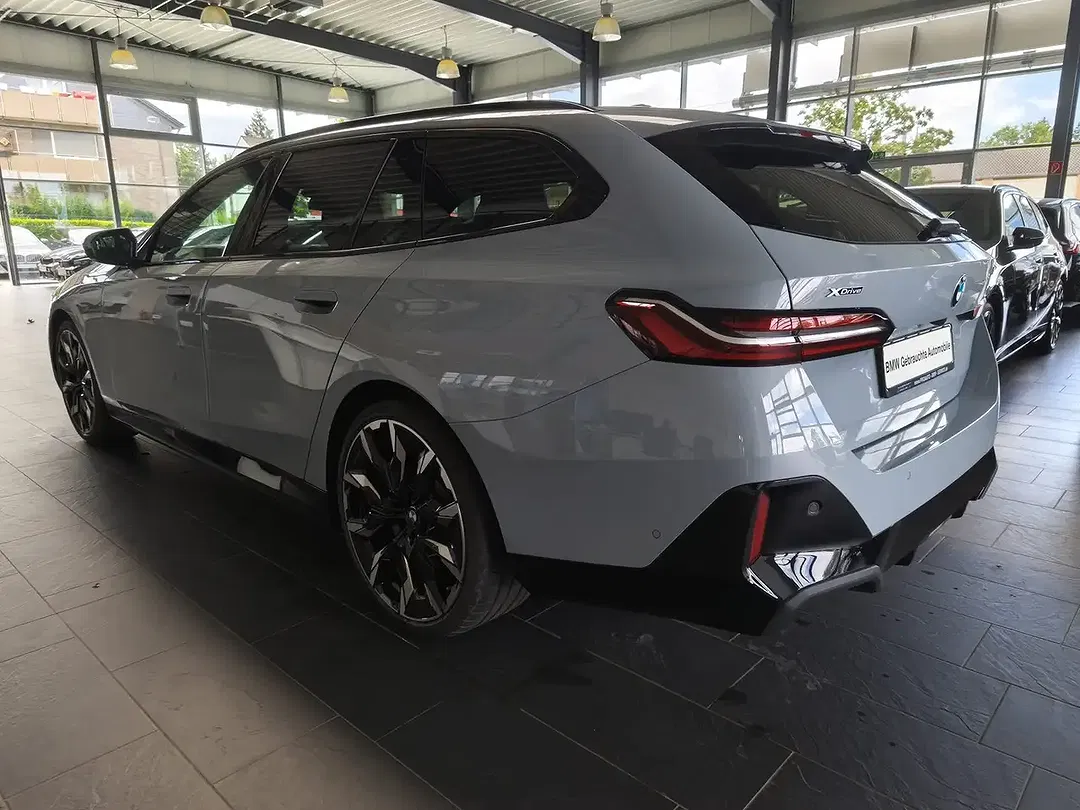 BMW 520 Touring M Sport - Thumbnail 4