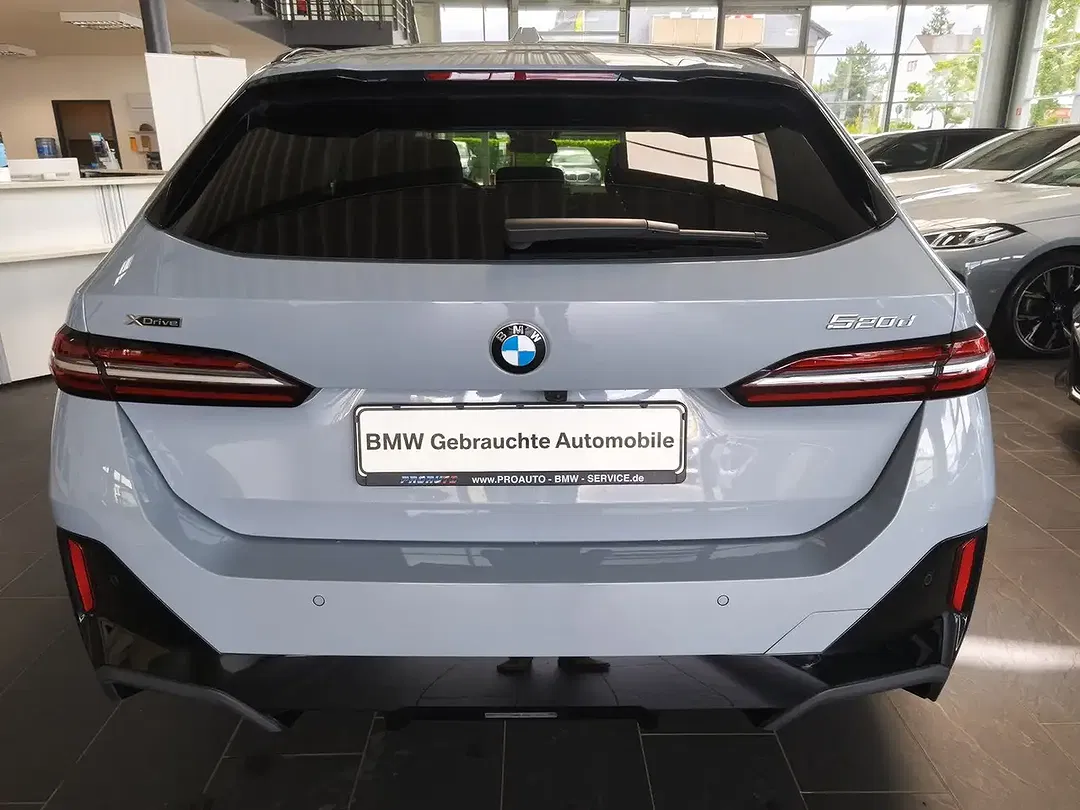 BMW 520 Touring M Sport - Thumbnail 5