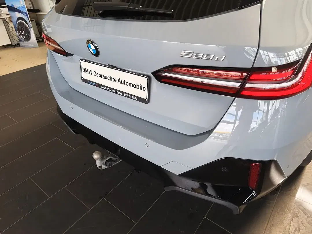 BMW 520 Touring M Sport - Thumbnail 6