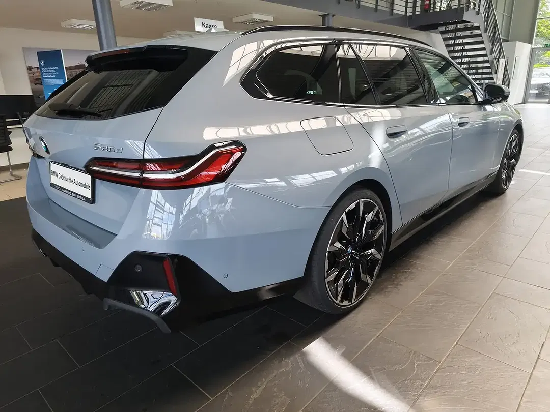 BMW 520 Touring M Sport - Thumbnail 8