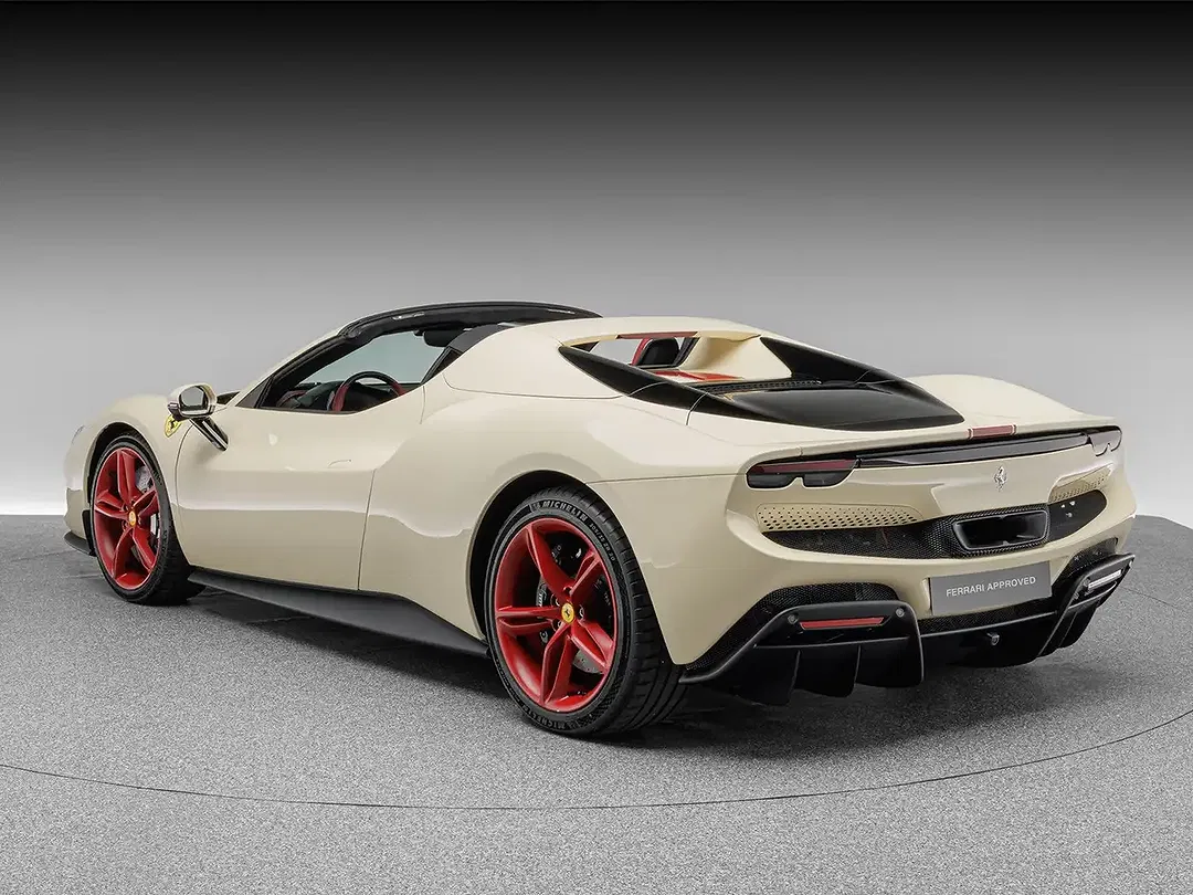 Ferrari 296 GTS - Thumbnail 3