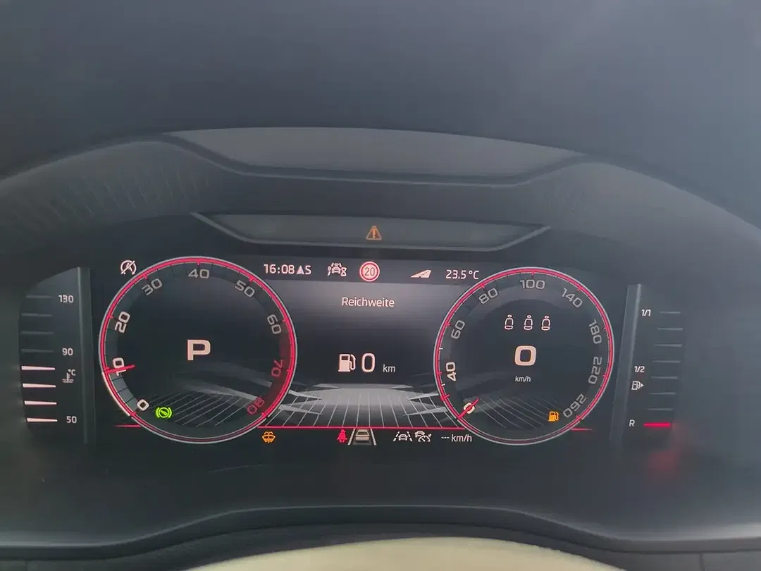 Skoda Karoq 1.5 TSI DSG Sportline - Thumbnail 13