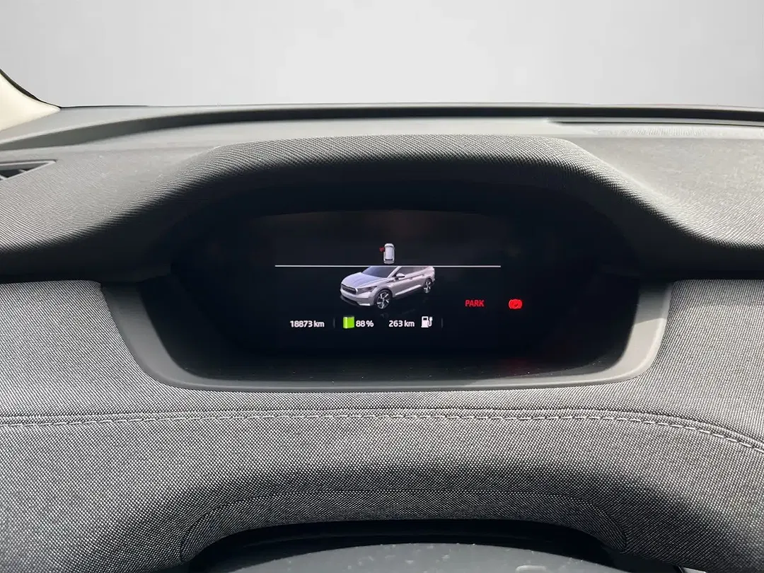 Skoda Enyaq 50 iV Clever - Thumbnail 10