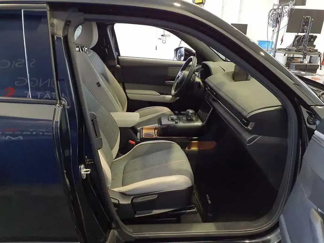 Mazda MX-30 EV Advantage - Thumbnail 3